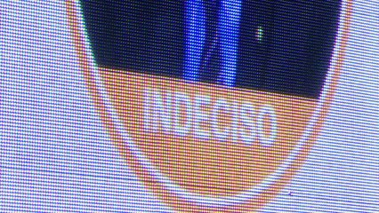 Grupo anti-Dilma protesta contra deputados indecisos