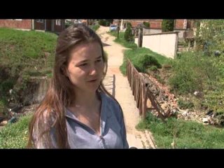 Lajme - Banorët hedhin mbeturina në lumin Krena