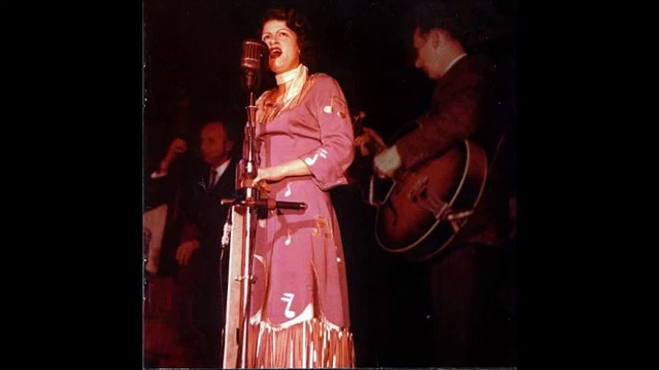 Patsy Cline - Poor Man's Roses (Or A Rich Man's Gold)