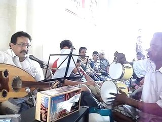 علي صالح اليافعي جلسه في جمعيه القعيطي