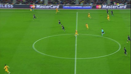Barcelone/Atletico Madrid - Sublime enchaînement contrôle poitrine/retourné de Messi