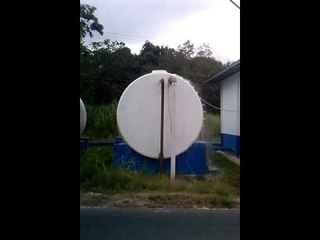 ¡Qué tristeza! Como se desperdicia el agua del tanque del @Idaaninforma  Nuevo Emperador.