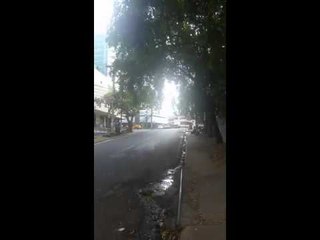 #WhatsAppCri Tubería rota en calle 50.