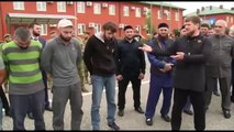 شاهد.. كيف يؤدب الرئيس الشيشاني بنفسه الشبان الراغبين في الالتحاق بـداعش