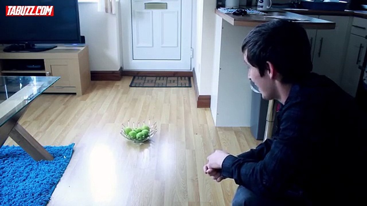 cet homme est hanté par des fantômes et il a des vidéos pour le prouver