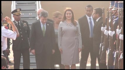 Santos llega a Honduras para una visita oficial tras viaje a El Salvador