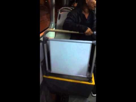 #WhatsAppCri Un metrobús en pésimas condiciones. Y, ¿el mantenimiento?