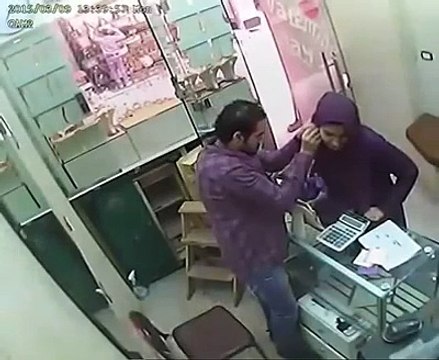Leaked Video Of How Girl Looted Gold From Shop