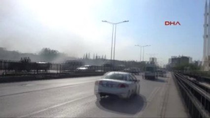 Adana Girne Köprüsü'ndeki Yangın Trafiği Kilitledi