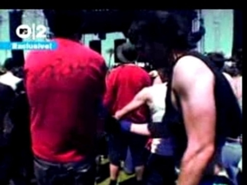 Red Hot Chili Peppers - Universally Speaking