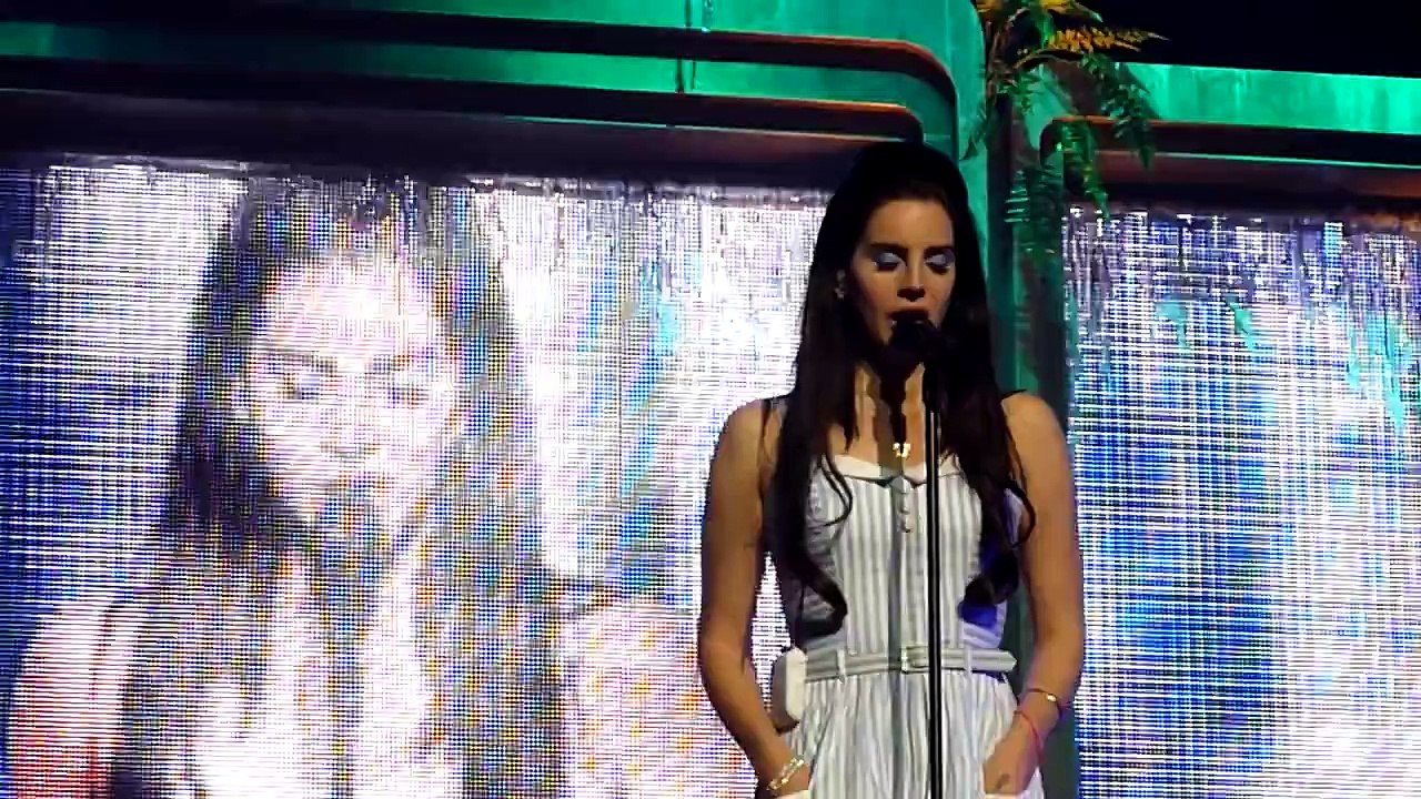 Lana Del Rey - Heart-Shaped Box (live)