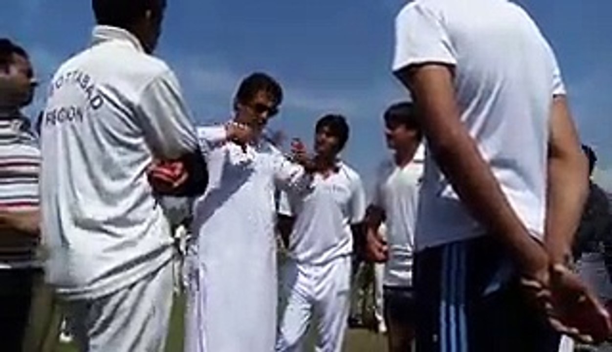 Imran Khan Hunts For Fast Bowlers In Islamabad