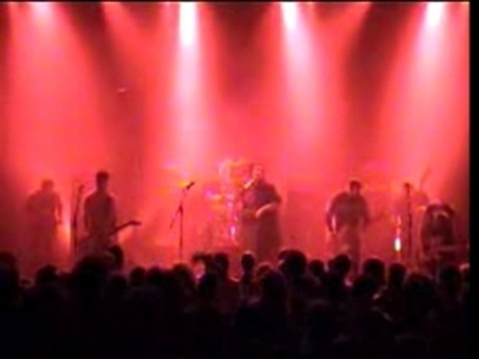 Les Hurlements d' leo vs Zombie Eaters