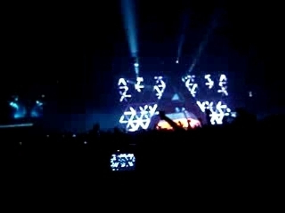 Daft Punk Bercy 2007 -one more time- enorme