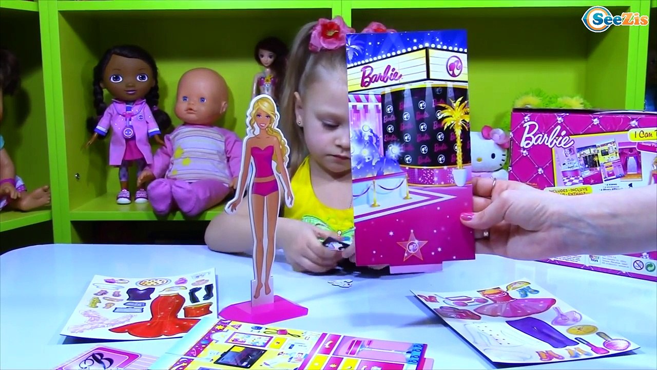 Кукла Барби. Ярослава открывает набор игрушек. Одежда и аксессуары для Барби. Видео для девочек