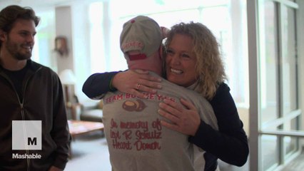 Mom listens to her son's heartbeat through transplant recipiant