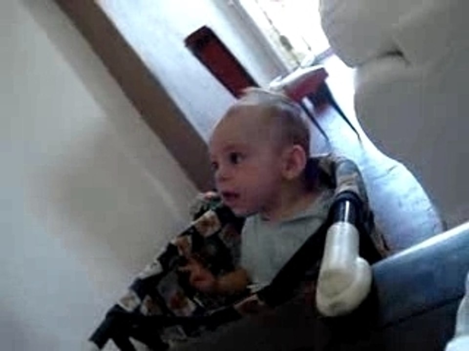 Premier fou rire avec maman et papa