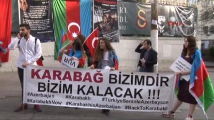 İstanbul'daki Azeriler Beyoğlu'nda Şehitlerini Andı
