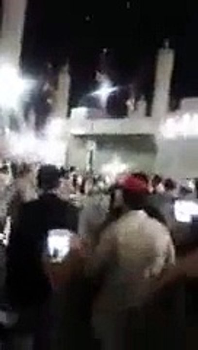 What Po0ple Are Demanding From General Raheel Shareef When He is in Makkah.Watch COAS Reaction