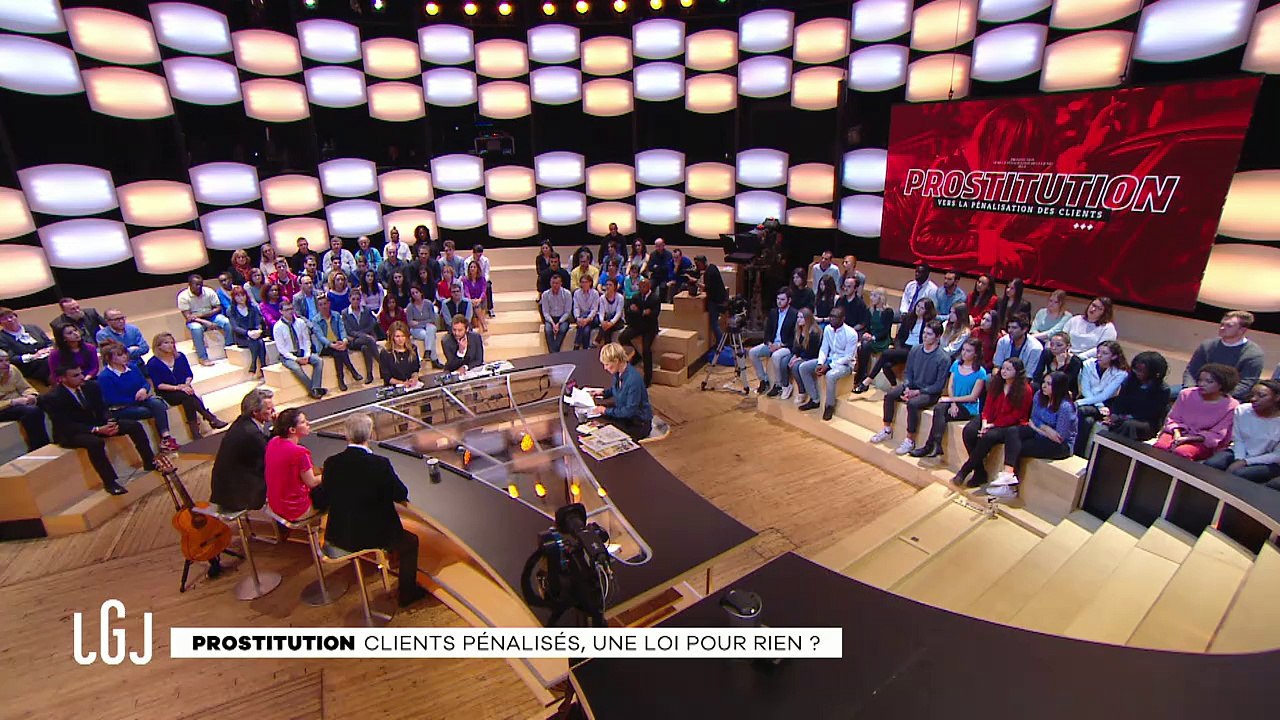 Le Grand Journal du 06/04  Avec Morgane Merteuil, Yvan Le Bolloc’h et Bernard de la Villardière -  CANAL+