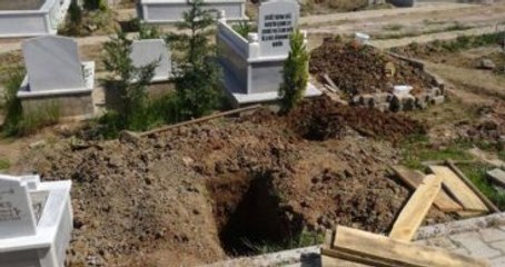 3 Yaşındaki Çocuğun Ölümünün Ardından Anne ve Nikahsız Eşi Tutuklandı