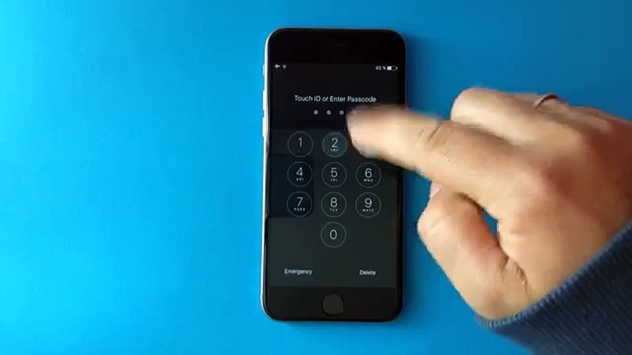 No ask for passcode, Siri gives access contacts and photos. iOS 9 - 9.3.1 & iPhone 6S 6S+ (3D Touch)