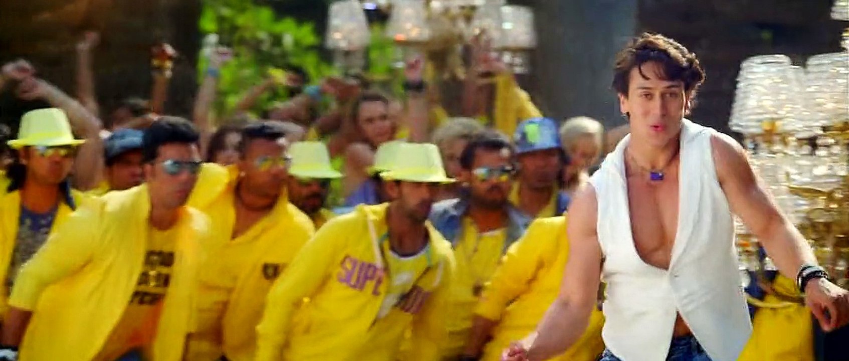 Whistle Baja-Heropanti 2014 720p HDRip x264 AAC...