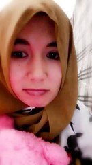 TANPA DI SADARI GADIS BERJILBAB INI KELIHATAN ANUNYA.....