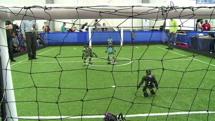 Los robots también juegan fútbol en Irán