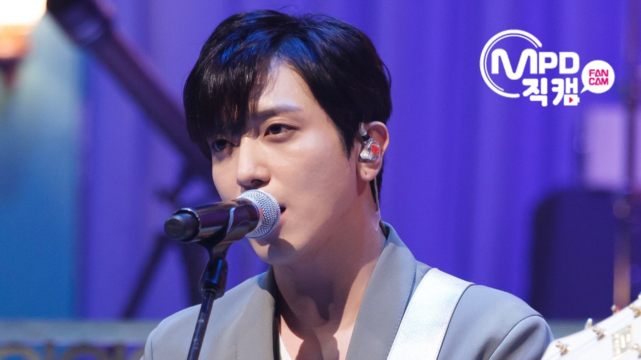 CNBLUE 정용화 직캠 이렇게 예뻤나(YOU′RE SO FINE) 엠카운트다운_16...