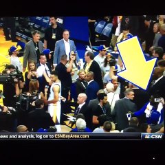 Ballon ou serviette, Steph Curry reste toujours aussi adroit