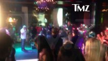 Damon Wayans -- Buys A Round Of Shots For More Than 200 Extras