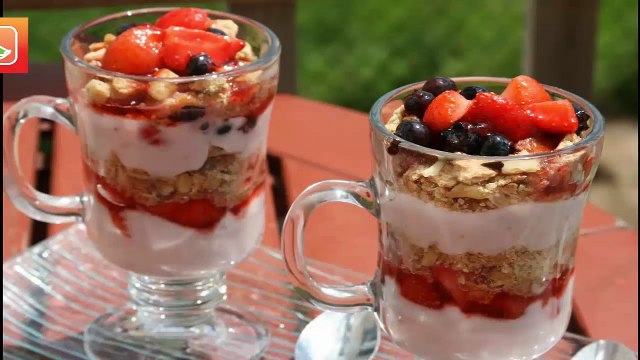 Parfait aux Fruits & Yaourt - Fresh Fruit & Yogurt Parfait - ياغورت الفواكه