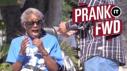 It Pays To Be Friendly With Prank It Forward