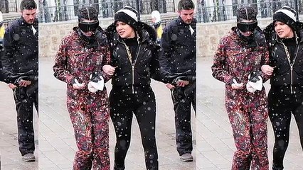 Khloe Kardashian's Trouser Button Is OPEN!! -