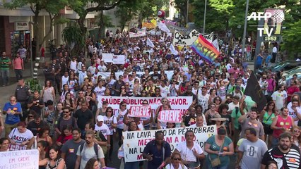 Servidores públicos protestam no Rio