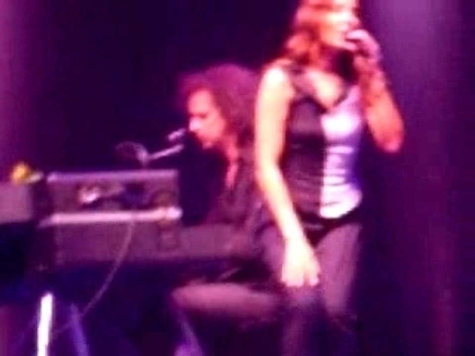 Zazie - J'envoie valser - Concert - Totem