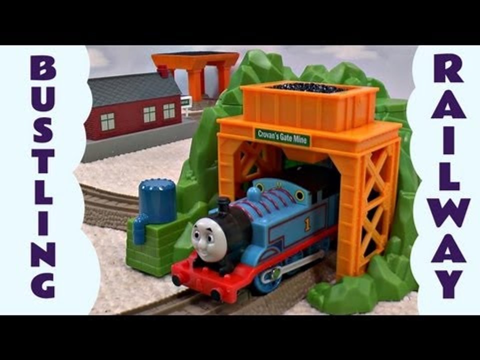 Trackmaster Bustling Thomas The Train Railway Set Kids Toy Train Set Thomas The Tank Engine