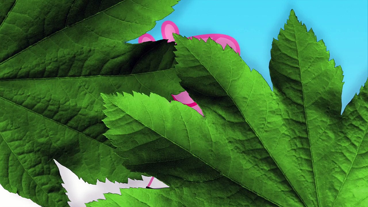 PEPPA PIG en español se DISFRAZA DE HOMBRE ARAÑA, MINIONS, ELSA DE FROZEN, MINNIE