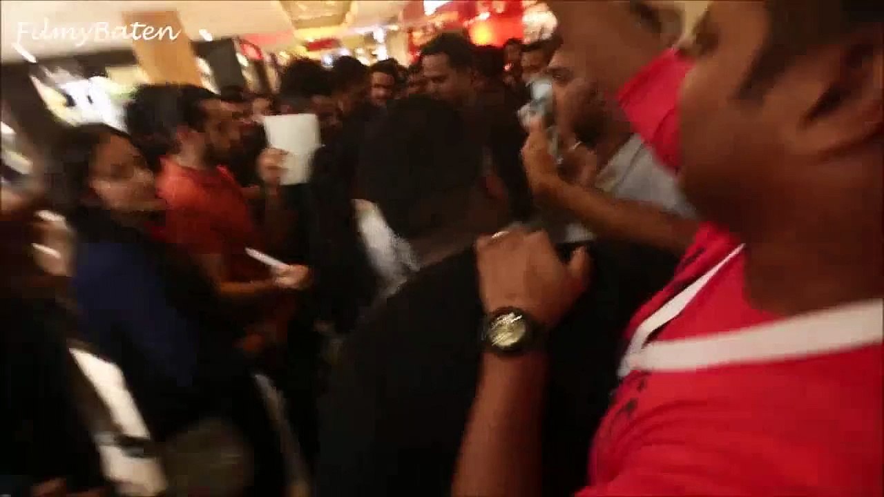 what Indians did with virath kolhi at dubai mall -