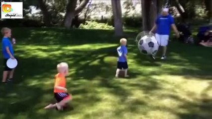 Amazing Bird playing Footbal by mubarik world