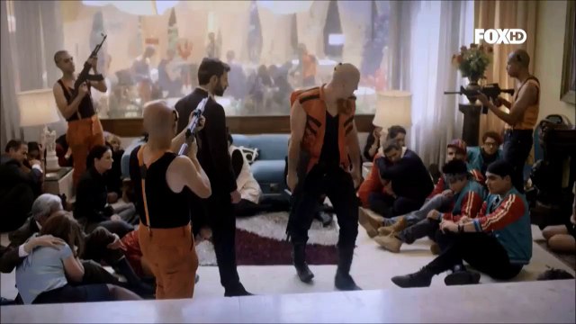 Christian Meier en Cumbia Ninja-capitulo 11 'Pateando culos'