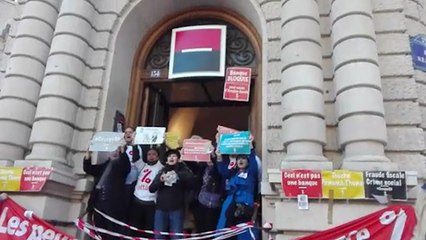 Attac bloque une agence Société Générale