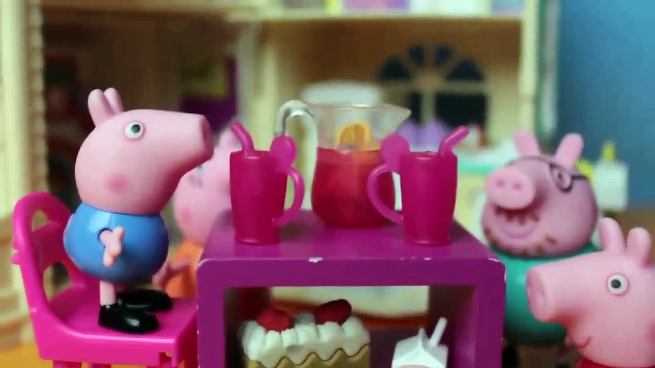 Peppa pig toys // Peppa Pig George com medo do Dinossauro acampamento assustador DisneyKids Brasil