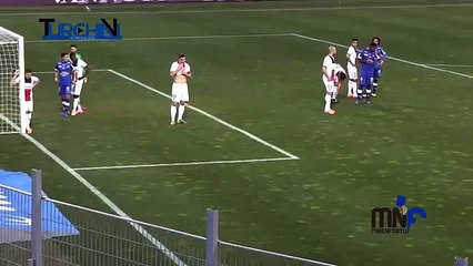 Zlatan Ibrahimovic respond to fan ire by EATING peanuts !