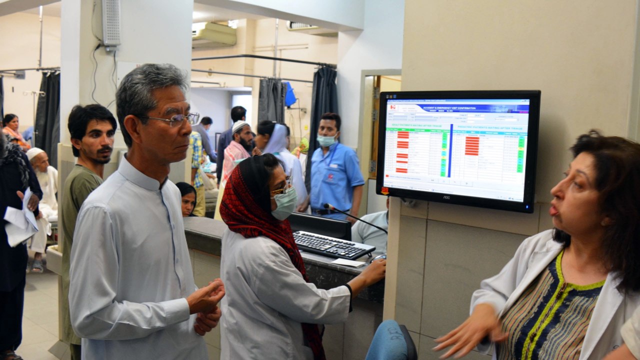 Suzuki Bolan Van Donation to Indus Hospital-2016 Under CSR by Pak Suzuki