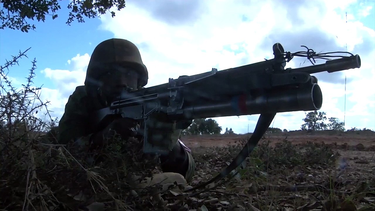 Soldados Portugueses se preparan para defenderse en el rol de OPFOR