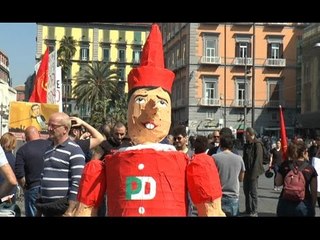 Napoli - Corteo anti Renzi: "Non è stato eletto, se stess a cas!" (06.04.16)