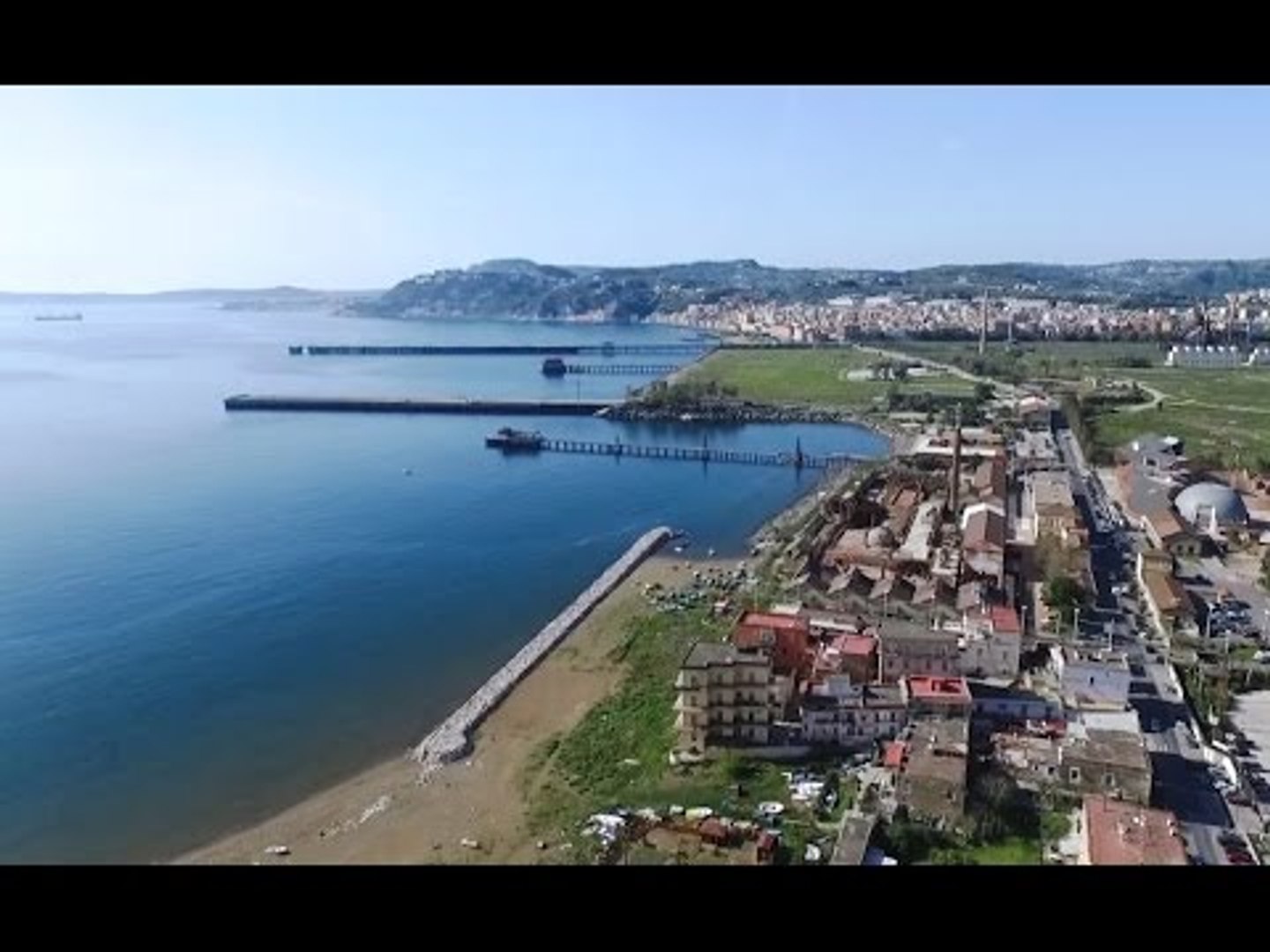 Napoli - Bagnoli, l'ex Italsider vista dal drone: ecco il sito delle  polemiche (06.04.16) - Video Dailymotion