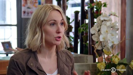 Tenir une discussion autour dun café